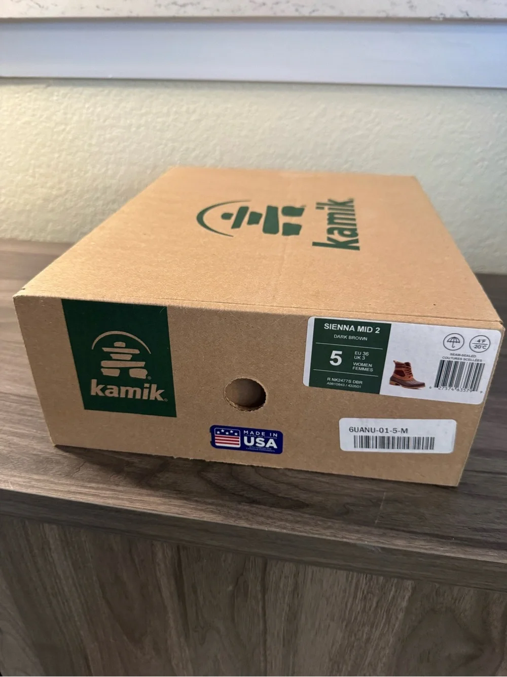 Kamik step out